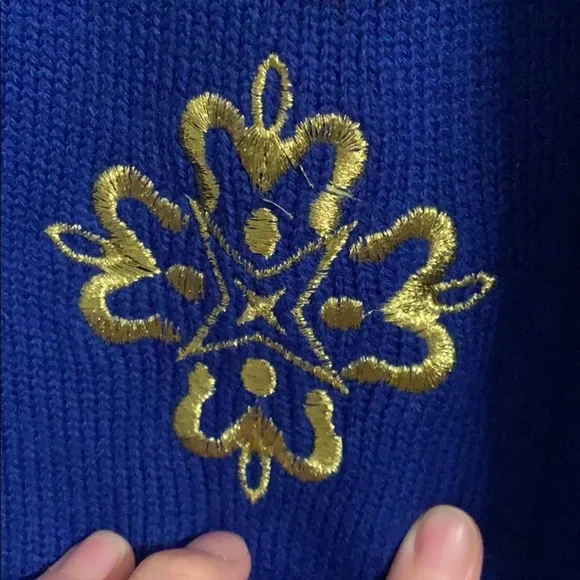 Vintage Jaclyn Smith Cardigan - Picture 2 of 6